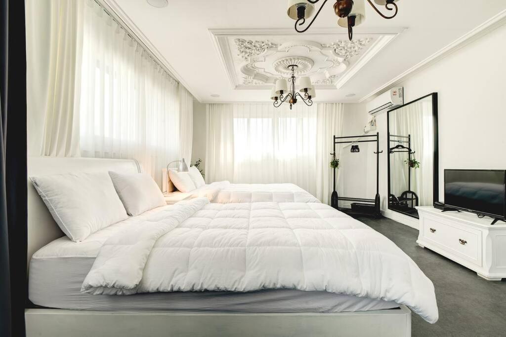 Hongdae 4Bed Room House โซล ภายนอก รูปภาพ